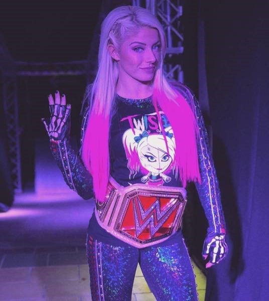 ضمن فعاليات موسم الرياض .. WWE تكشف تفاصيل أول مصارعة نسائية في السعودية