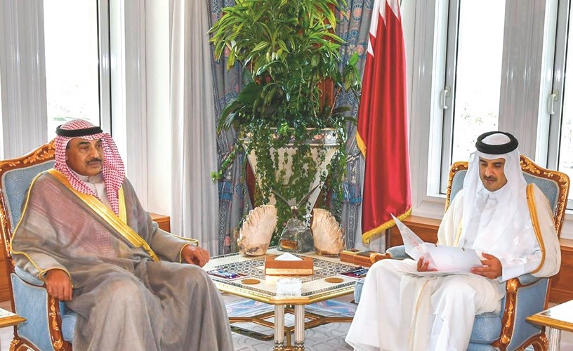 مبعوث صاحب السمو الأمير لدى تسليم رسالة خطية إلى صاحب السمو الشيخ تميم بن حمد آل ثاني ﻿