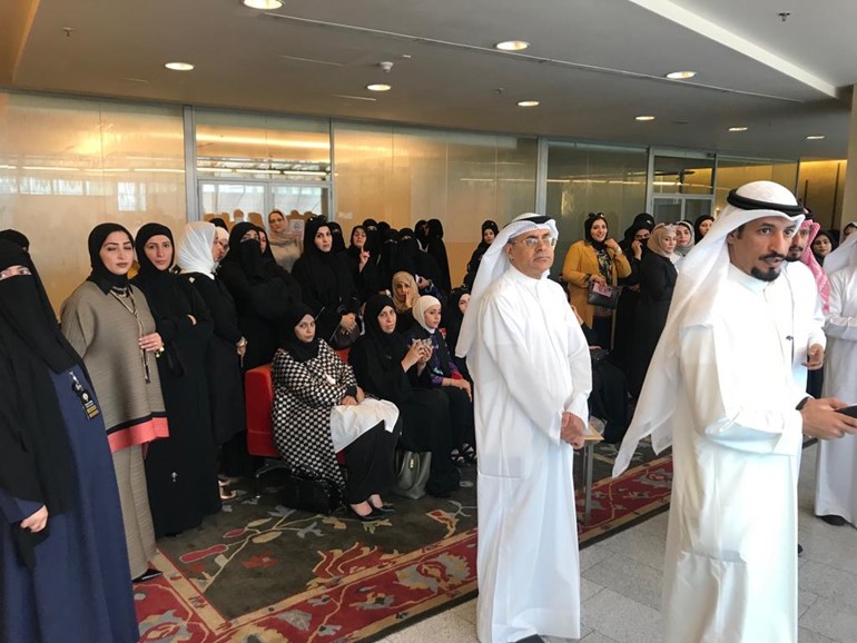 اعتصام موجهي الوظائف التربوية المساندة أمام مكتب وزير التربية