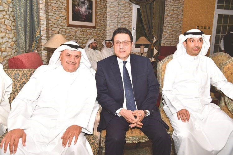 السفير المصري طارق القوني وفيصل المطوع﻿