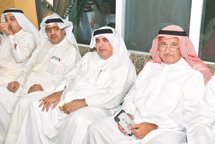 صالح السلمي وبعض المهنئين﻿
