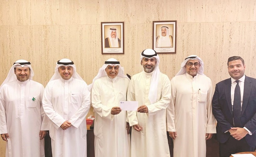 خلال تسليم الدعم المادي المقدم من البنك لصندوق حماية البيئة﻿
