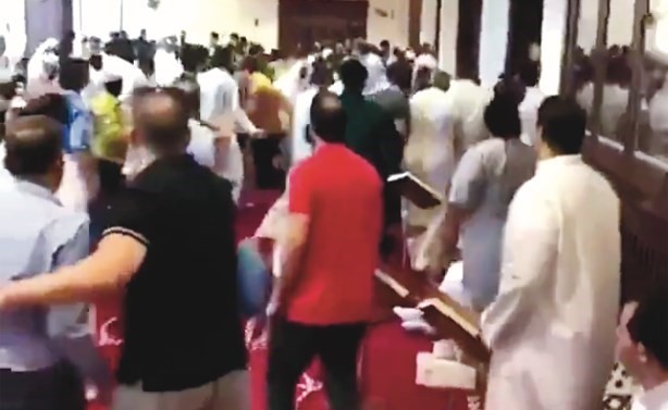 ﻿المواطن اثار حالة من الهلع بين المصلين﻿