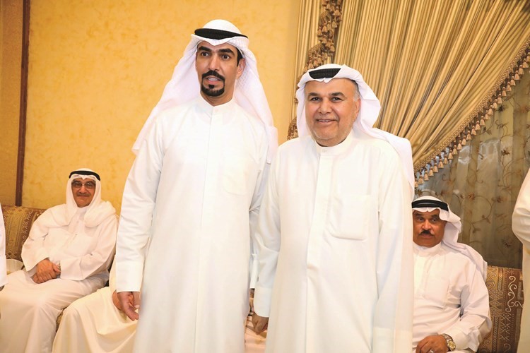 الزميل حسين عبدالرحمن مهنئا﻿