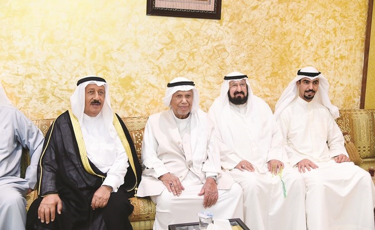 د.علي القطان وعباس القطان والوزير الأسبق عبدالمطلب الكاظمي وجواد بوخمسين﻿