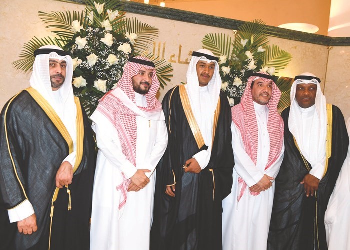 عبدالعزيز التويجري وثامر الخلف يباركان﻿