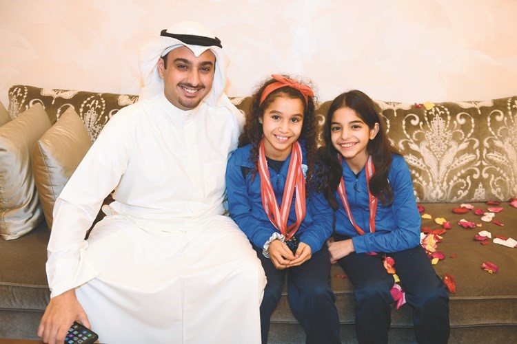 نور بدر الرزيحان وخالها قيس الدبوس﻿