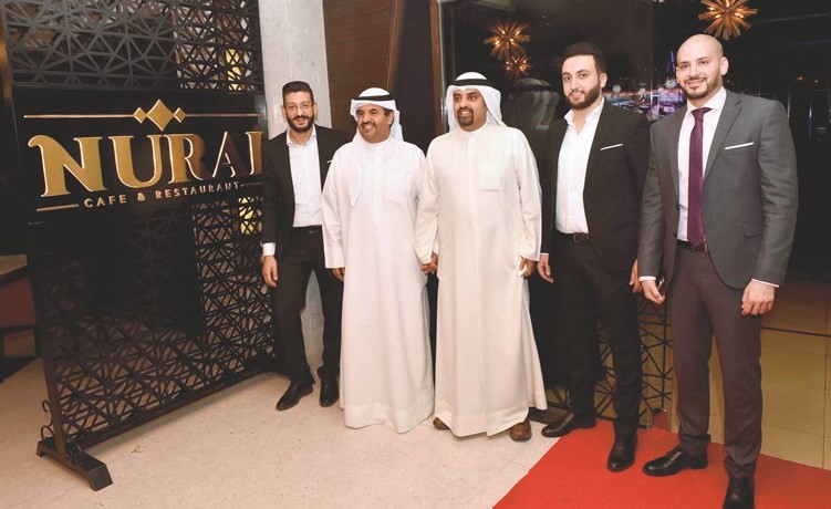 الشيخ دعيج الخليفة ومحمد برجس وعز المساعيد وصلاح الزعبي ﻿