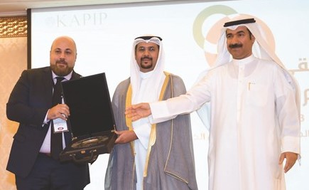 تكريم ممثل شركة ABC﻿