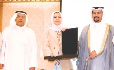 تكريم الزميلة رابعة الجمعة﻿