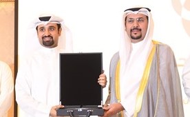 تكريم حمد المطر ممثل شركة زين﻿