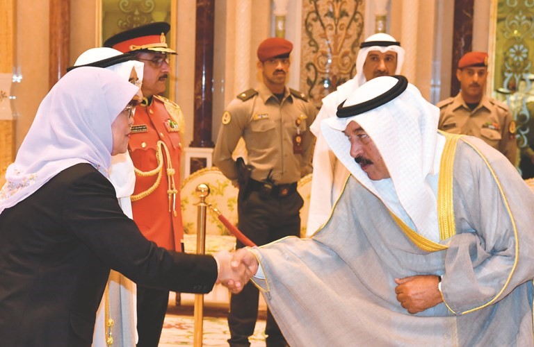 الشيخ د. سالم الجابر مرحبا برئيسة سنغافورة﻿