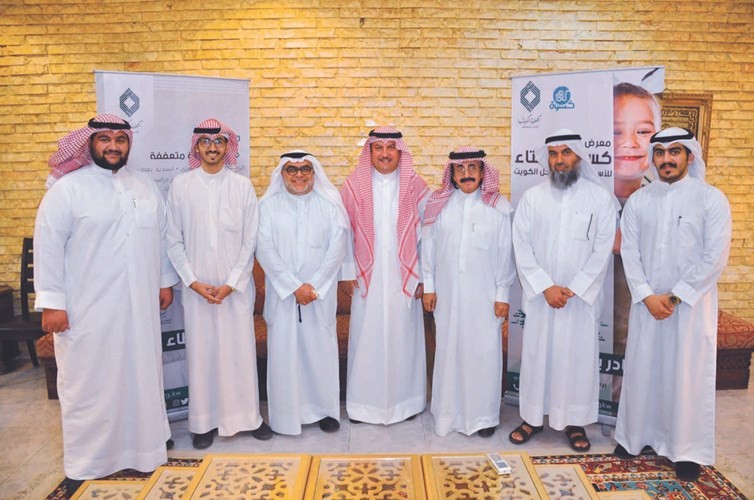 لقطة تذكارية خلال اللقاء﻿