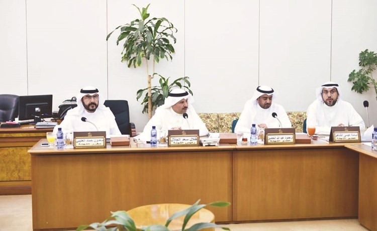 جانب من اجتماع اللجنة الصحية﻿