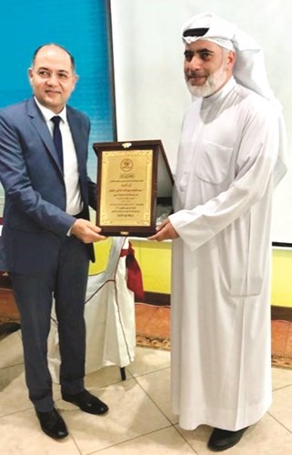 تكريم المدرب عبدالمنعم مشعل﻿