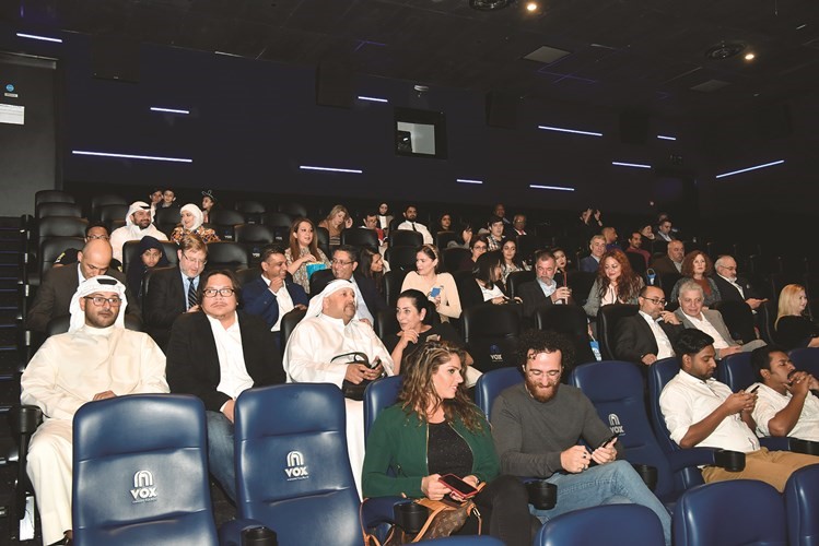 جانب من الحضور لمتابعة عرض فيلم جولة أميركا الموسيقية 				(ريليش كومار)﻿