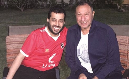 محمود الخطيب وتركي آل الشيخ خلال الزيارة ﻿