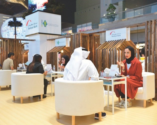 تقديم النصائح لرواد الأفنيوز حول مخاطر السمنة﻿