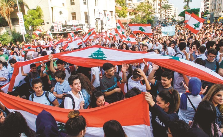 بالفيديو.. لبنان: الطلاب يُعيدون زخم الحراك ويشلّون المؤسسات