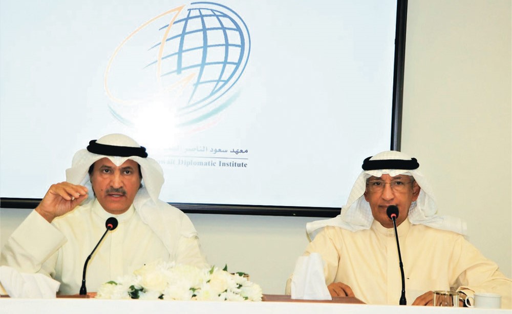 العجران والشملان يحاضران في المعهد الديبلوماسي أمام الملحقين العسكريين