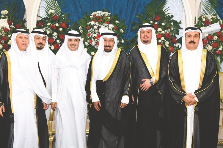 الشيخ علي الجابر وناصر الحجرف يباركان (محمد هاشم) ﻿