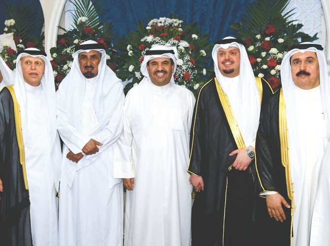 الشيخ دعيج الخليفة مهنئا﻿