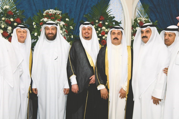 سعد الطشة ود.علي العمير يهنئان﻿