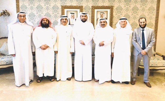 الشيخ د.باسل الصباح مستقبلا أعضاء لجنة مكافحة التدخين في الجمعية الكويتية لمكافحة التدخين والسرطان﻿