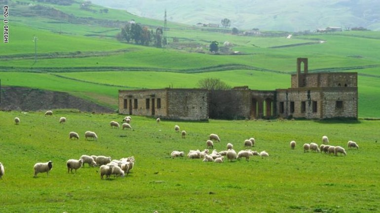 بالصور.. بلدة إيطالية توفر المنازل مجاناً لجذب سكان جدد