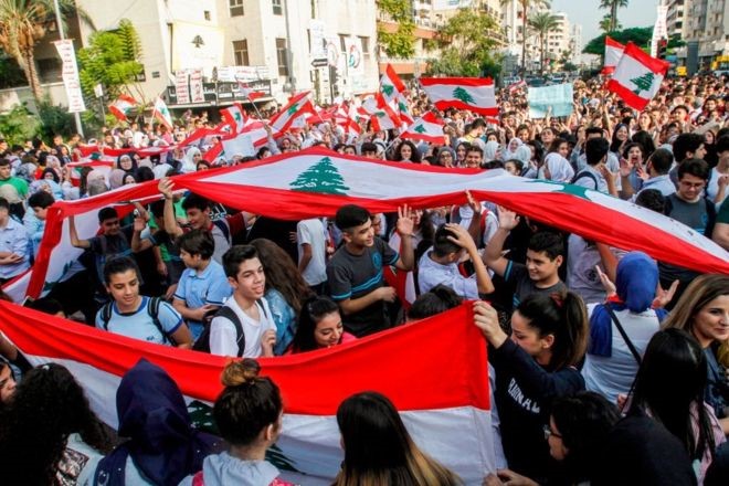 لبنان: "أحد الإصرار" ينطلق..والمظاهرات مستمرة حتى تحقيق المطالب