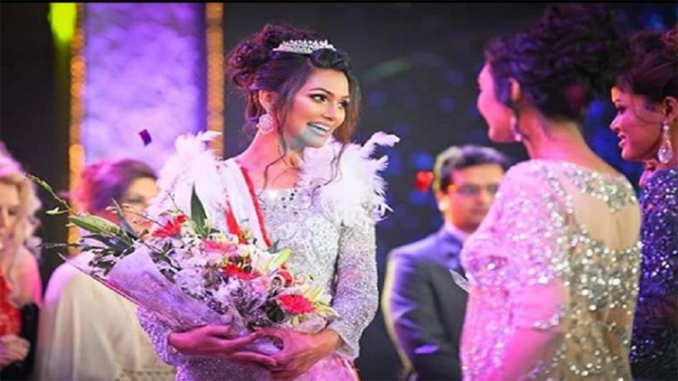 بالصور.. لأول مرة.. فتاة مسلمة بجنوب آسيا تشارك في مسابقة جمال الكون