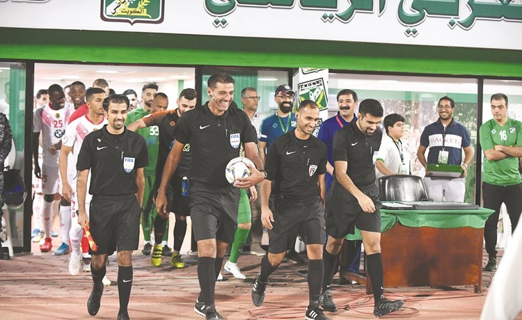 العربي تقدم بشكوى في الحكم علي محمود ومساعديه لدى اتحاد الكرة	 (هاني الشمري)﻿
