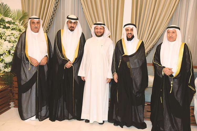 د.براك الشيتان متوسطا المعرس ووالده وعمه عدنان الزنكي ووالد العروس فؤاد الزنكي﻿