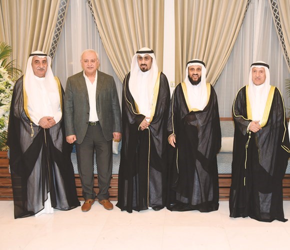 د.بدر العيسى مهنئا﻿