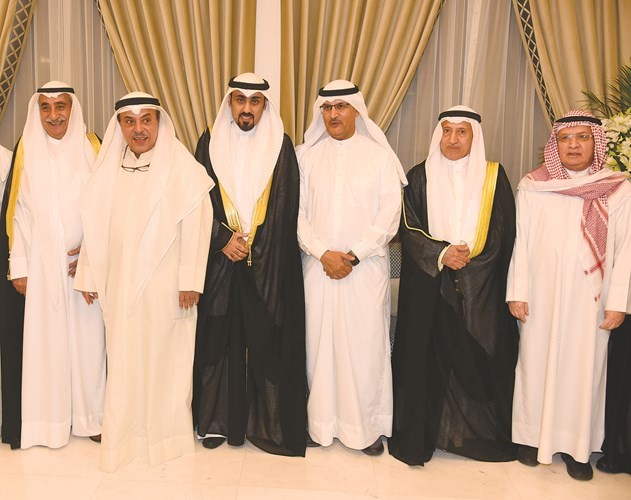 علي الغيث ود.طلال الزنكي وأنور الجودر يباركون﻿