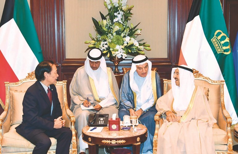 صاحب السمو الأمير مستقبلا السفير الياباني ﻿