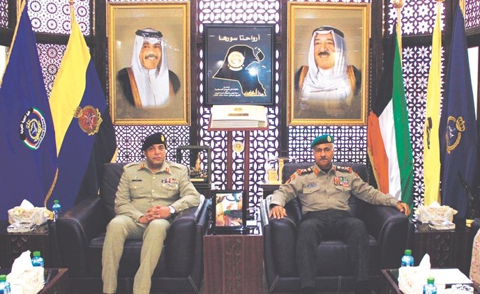 الفريق الركن محمد الخضر مستقبلا الفريق نديم أنجوم ﻿