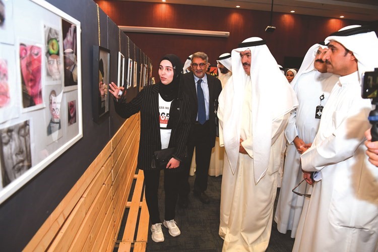 «التطبيقي» نظمت «المعرض الفني السابع والثلاثين»
