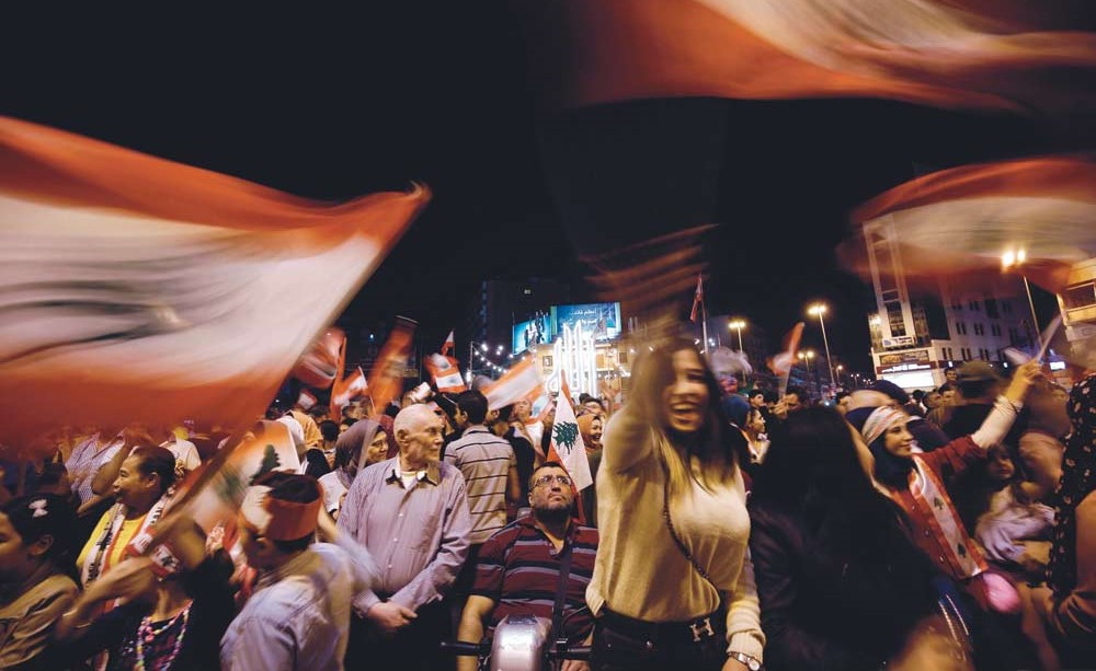بالفيديو.. عون يرفض وضع ڤيتو على باسيل.. والحراك يرد في الشوارع