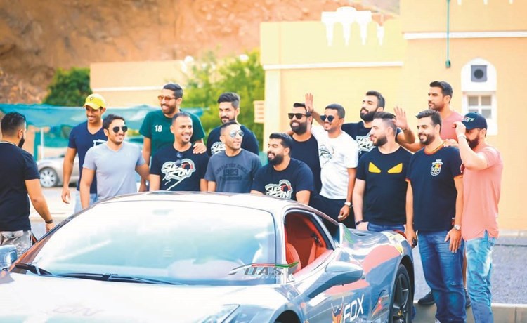 لقطة جماعية لمجموعة سوبر رن﻿