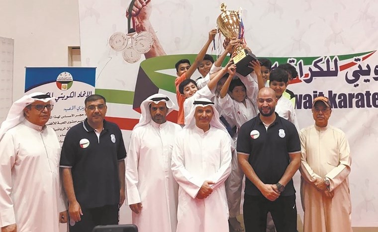 محمد الجاسم يتوج اليرموك بكأس البطولة﻿