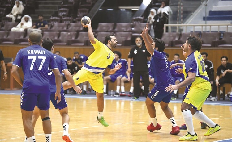 جانب من مواجهة منتخب الشباب وفريق الساحل﻿