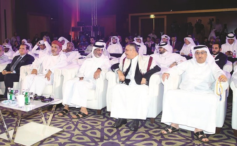 جانب من الحضور الكبير خلال مراسم اجراء القرعة﻿