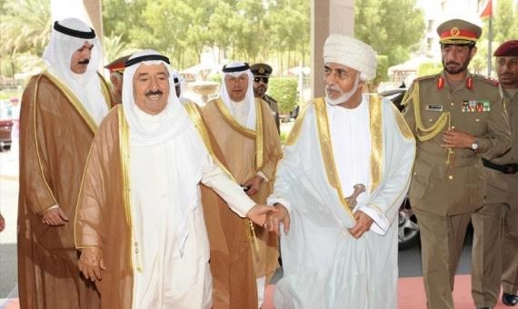 صاحب السمو الأمير الشيخ صباح الأحمد وسلطان عمان قابوس بن سعيد (أرشيفية) 