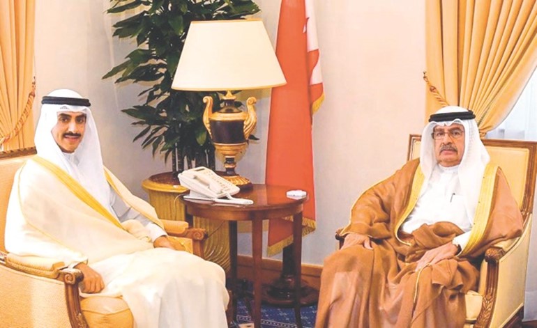 الشيخ علي بن خليفة مع السفير الشيخ ثامر الجابر﻿