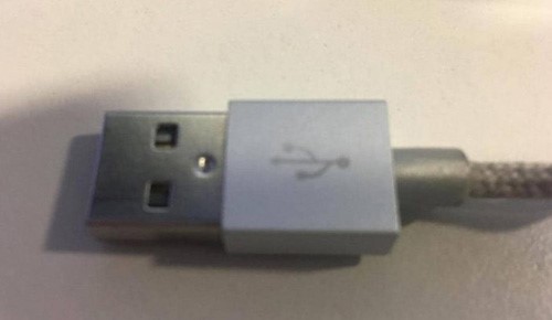 هاكرز يبتكرون وسيلة للاختراق بواسطة منافذ USB.. لا تستخدموا الكابل سوى بهذه الطريقة
