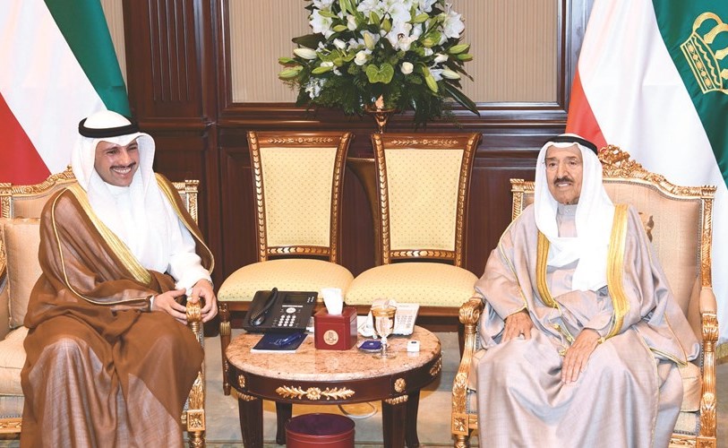 صاحب السمو الأمير الشيخ صباح الأحمد خلال استقباله رئيس مجلس الأمة مرزوق الغانم ﻿