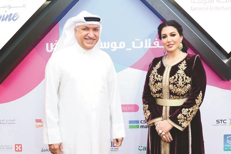 اسما لمنور مع سالم الهندي ﻿