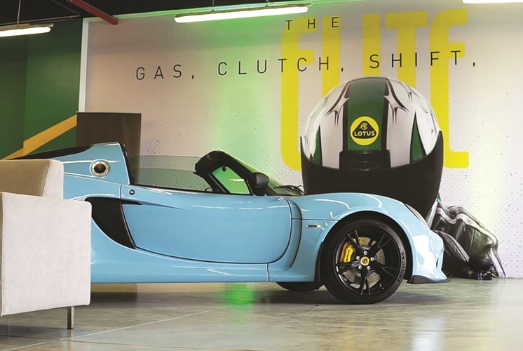 «لوتس الغانم» تستعرض أيقونتي السرعة Exige 350s وEvora 400
