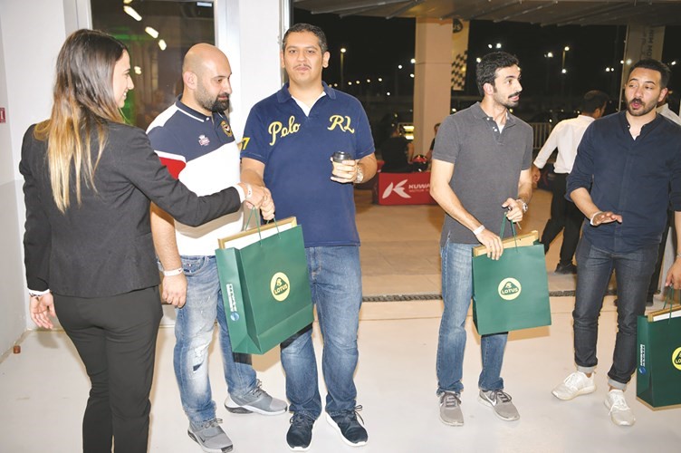 «لوتس الغانم» تستعرض أيقونتي السرعة Exige 350s وEvora 400